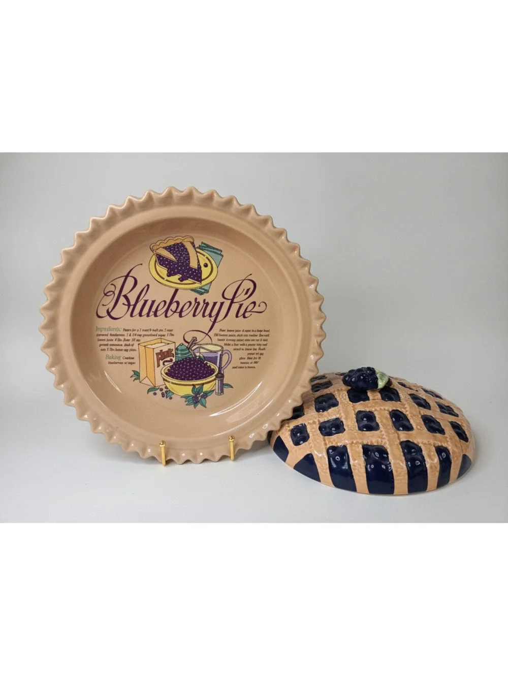 VTG Ceramic Universal Trump Corp Covered Recipe Pie Plate Blueberry Pie
